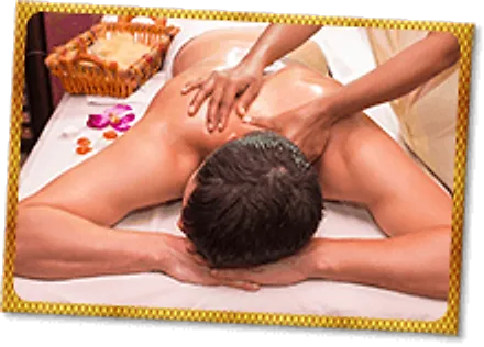 Schulter Rücken Massage eines Mannes